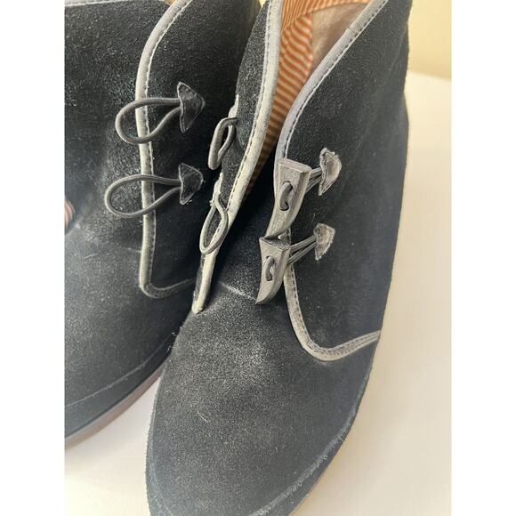 Anthropologie 80%20 Hidden Wedge Ankle Bootie Womens 10 Black Suede Toggle - Picture 10 of 13